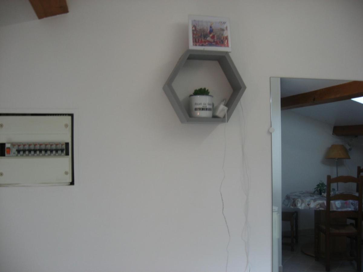 T 2 Avec Velux Sous Les Combes De 34 M2 Daire La Londe-les-Maures Dış mekan fotoğraf
