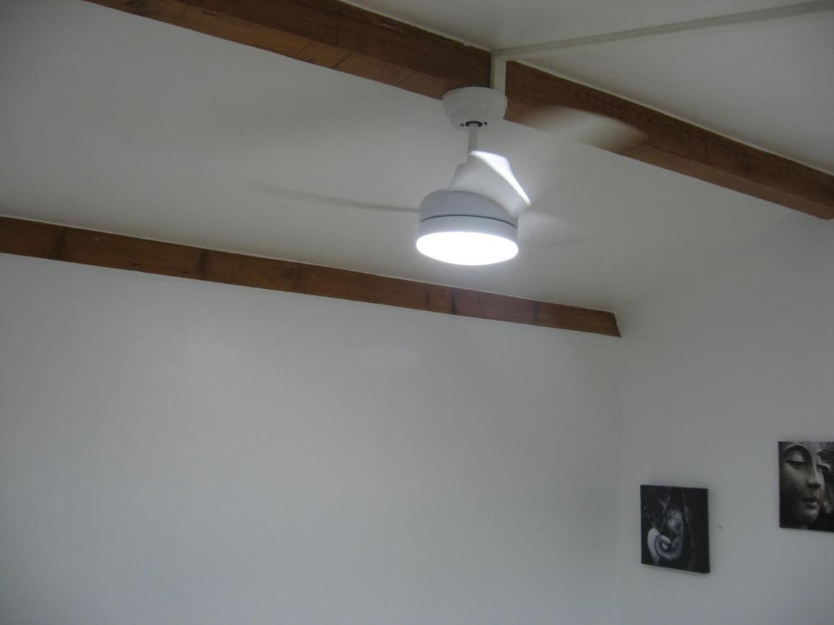 T 2 Avec Velux Sous Les Combes De 34 M2 Daire La Londe-les-Maures Dış mekan fotoğraf